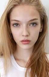 Элли Льюис