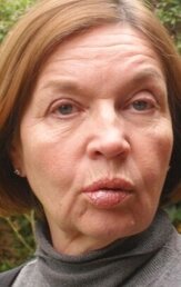 Миа Надаси