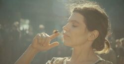 Обои Одержимая