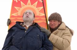 Обои Большая белая обуза