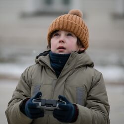 Фото Чужие люди