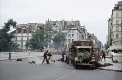Фото Горит ли Париж?
