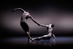 Обои TheatreHD: Эдвард Клюг: Кармина Бурана