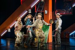 Обои TheatreHD: Таланты и покойники