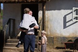 Обои Солдатская мать