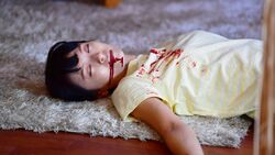 Обои Когда я прихожу домой, моя жена всегда притворяется мёртвой