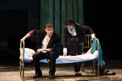 Обои TheatreHD: Добрый человек из Сезуана