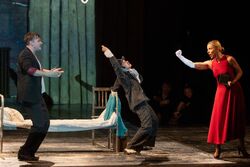 Обои TheatreHD: Добрый человек из Сезуана