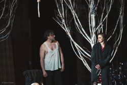 Обои TheatreHD: Добрый человек из Сезуана