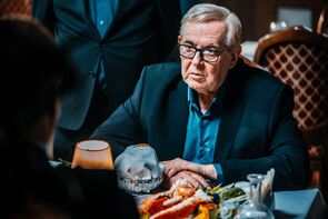 Фото из сериала Артист с большой дороги (2024)