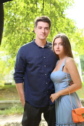 Фото из сериала Бархатный сезон (2019)