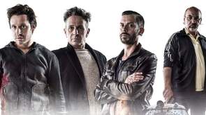 Фото из сериала Беглецы (2020)