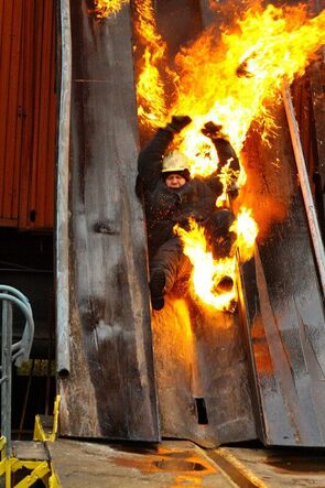Фото из сериала Большая нефть (2009)