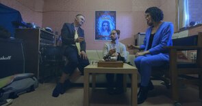 Фото из фильма Чай сам себя не выпьет (2022)