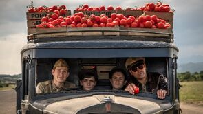 Фото из сериала Уловка-22 (2019)