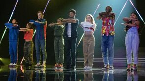 Фото из фильма Шаг за шагом (2020)