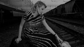 Фото из фильма Девушка с коробкой (2013)