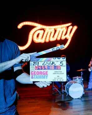 Фото сериала Джордж и Тэмми 2022.