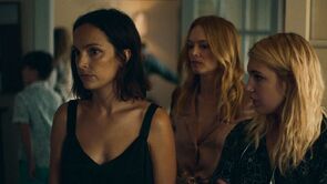 Фото из фильма Дочки-матери (2019)