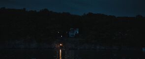 Фото из фильма Дом на другой стороне (2021)