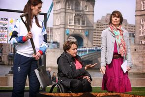 Фото из сериала Двадцать двенадцать (2011)