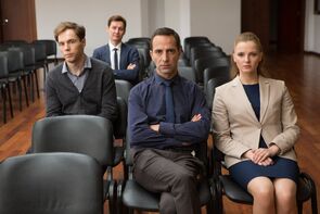 Фото из сериала Город тайн (2024)