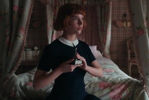 Фото из сериала Ход королевы (2020)