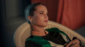 Фото из сериала Ирма Веп (2022)