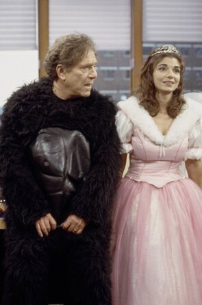 Фото из сериала Журнал мод (1997)