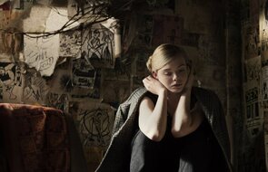 Фото из фильма Как разговаривать с девушками на вечеринках (2018)