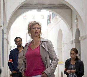 Фото из сериала Кандис Ренуар (2017)