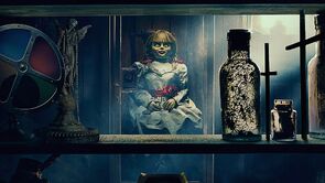 Фото из фильма Проклятие Аннабель 3 (2019)