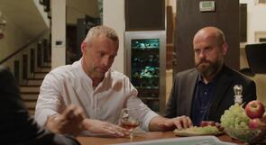 Фото из сериала Кошкин дом (2020)
