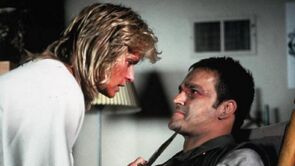 Фото из фильма Крайности (1986)