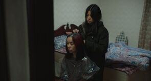 Фото из фильма Квартира с двумя женщинами (2021)