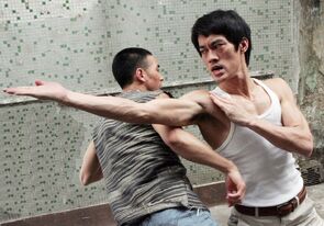 Фото из сериала Легенда о Брюсе Ли (2009)
