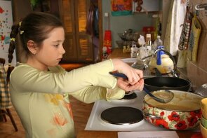 Фото из сериала Люба, дети и завод… (2005)