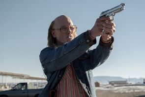 Фото из фильма Любовь истекает кровью (2024)