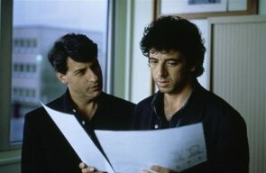Фото из фильма Между двух огней (1995)