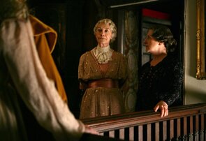 Фото из сериала Мрачный дом (2008)