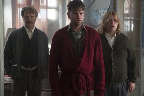 Фото из фильма Мужчины и цыплята (2019)