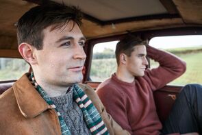 Фото из сериала Мужчина в оранжевой рубашке (2017)