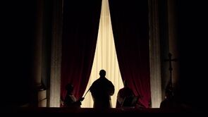 Фото из сериала Молодой Папа (2016)