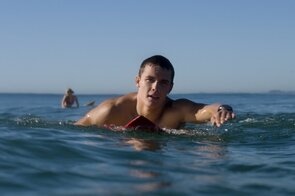 Фото из сериала Неземной сёрфинг (2012)
