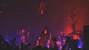 Фото из фильма Nine Inch Nails Live: Beside You in Time (2007)