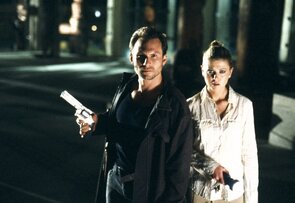 Фото из фильма Один в темноте (2005)