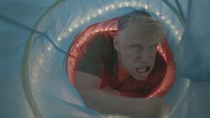Фото из фильма Одни дома (2022)