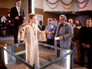 Фото из фильма Омен 4: Пробуждение (1991)