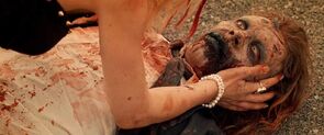 Фото из фильма От этого песок становится красным (2016)