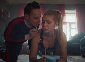 Фото из сериала По колено (2021)